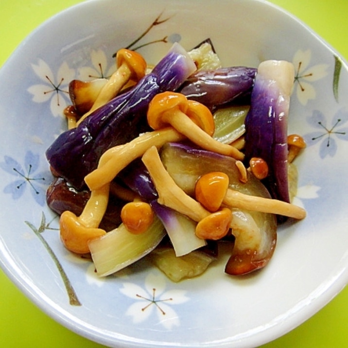 蒸し茄子となめこの麺つゆ和え